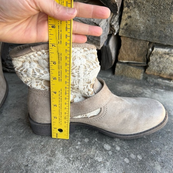 Women's Lace-Trimmed Tan Ankle Boots by Mudd Sz-8. M - Picture 7 of 8